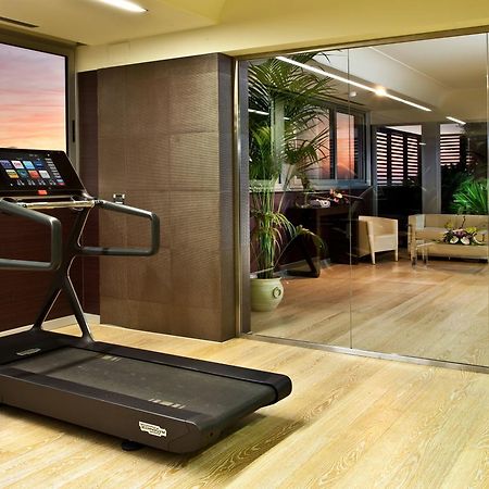 Enea Hotel Помеция Екстериор снимка