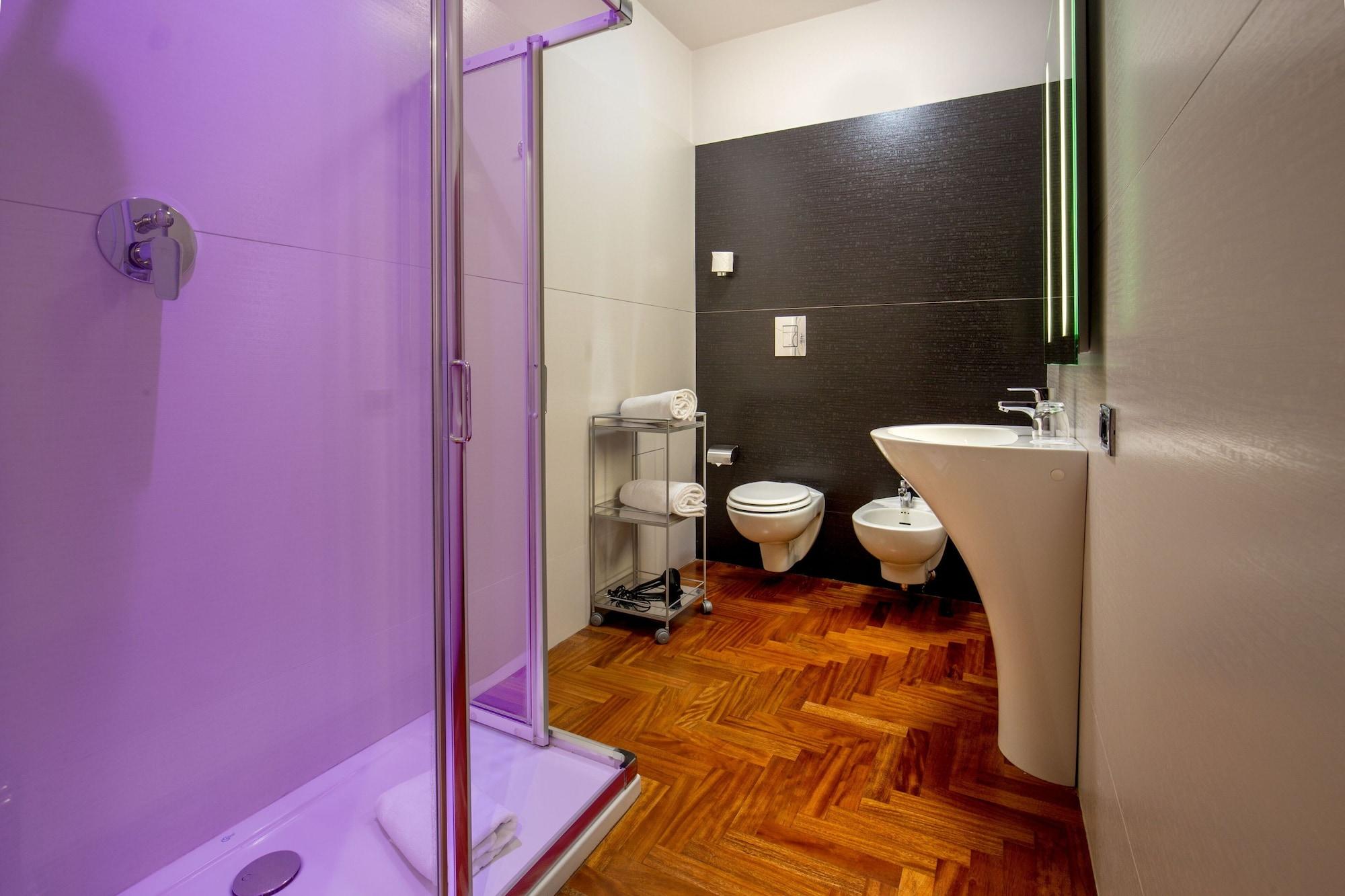 Enea Hotel Помеция Екстериор снимка