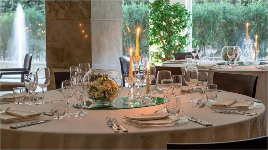 Enea Hotel Помеция Екстериор снимка