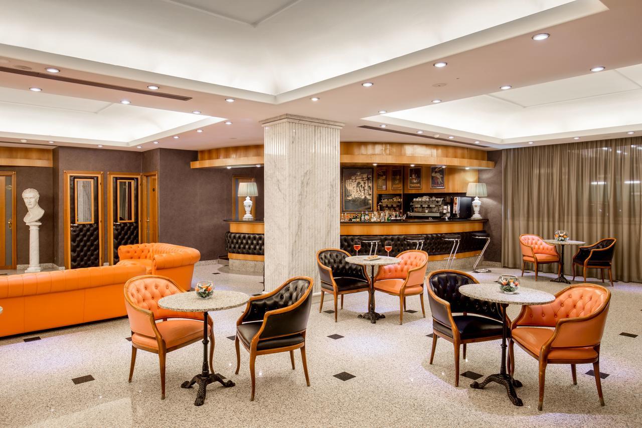 Enea Hotel Помеция Екстериор снимка