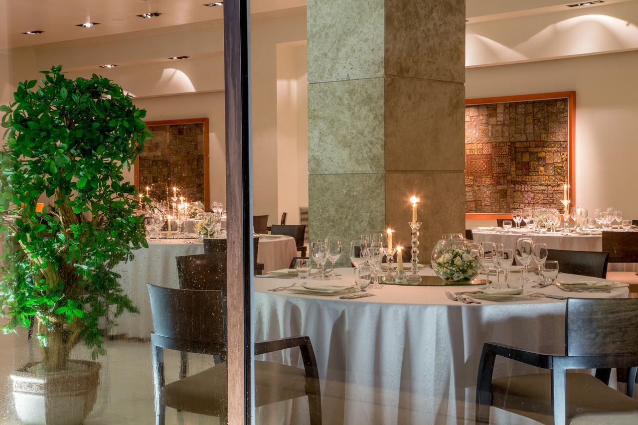 Enea Hotel Помеция Екстериор снимка