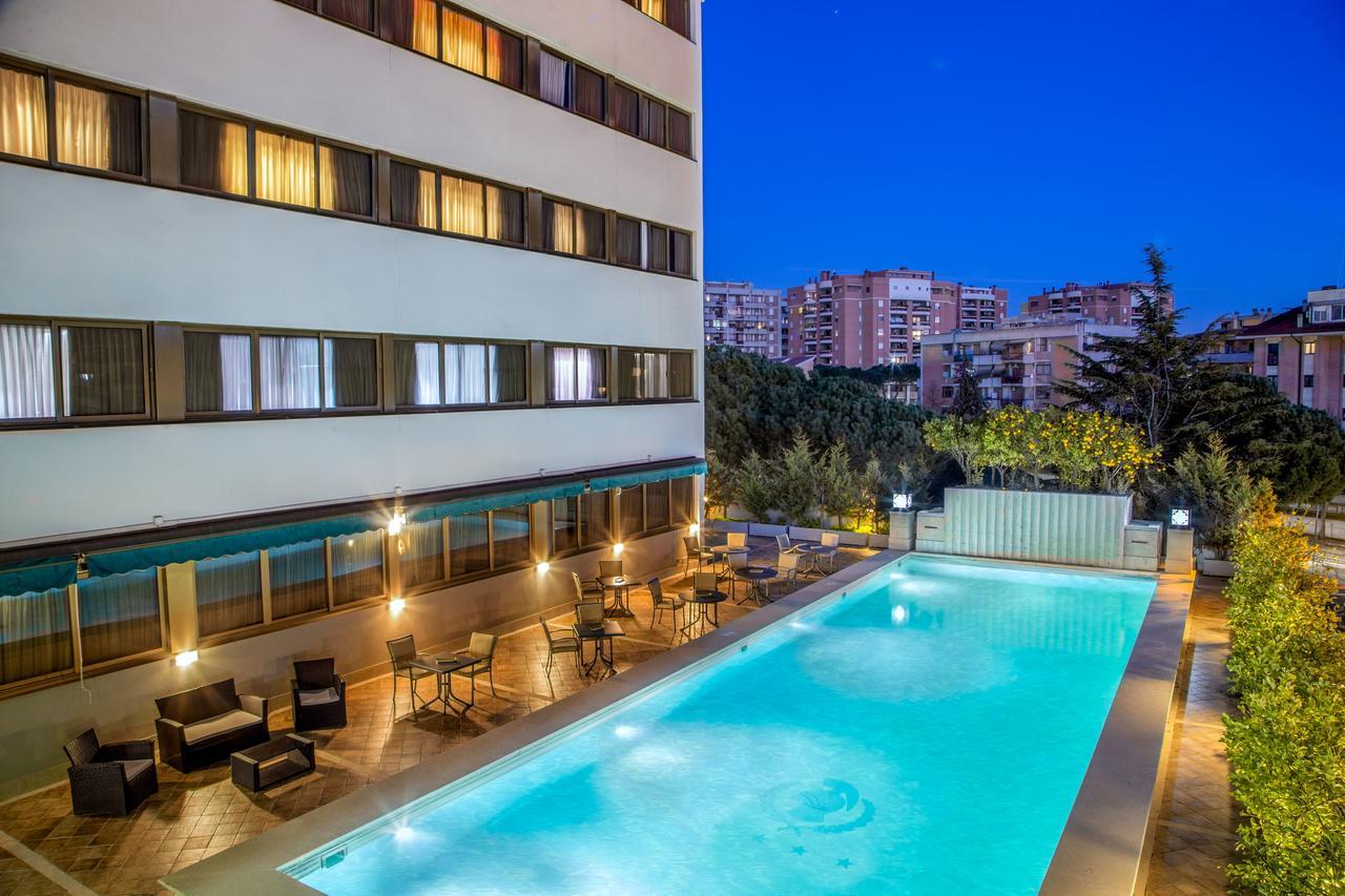 Enea Hotel Помеция Екстериор снимка